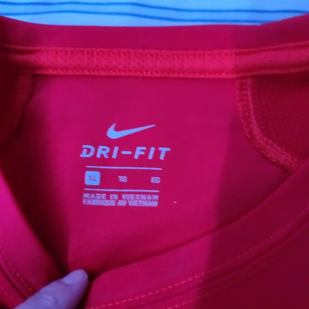 Nike boys muscle shirt